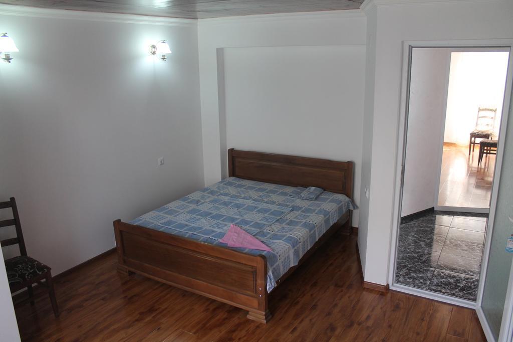 Guest House Maxim Makhinjauri Eksteriør billede